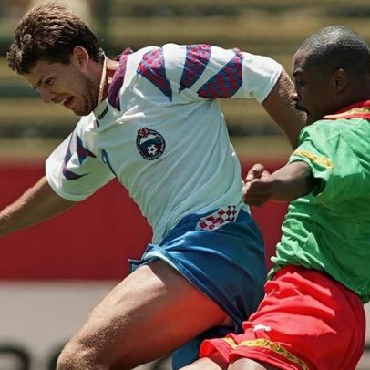 Roger Milla e Oleg Salenko: dois recordes de Mundiais num jogo que perduram