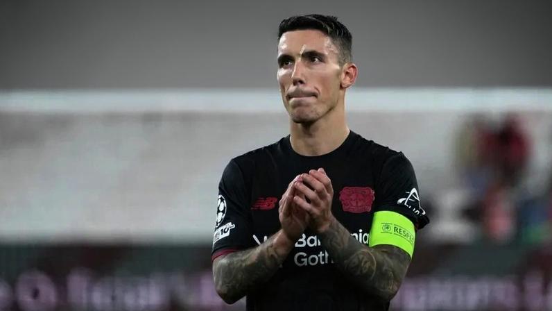 Leverkusen define preço de saída de Grimaldo