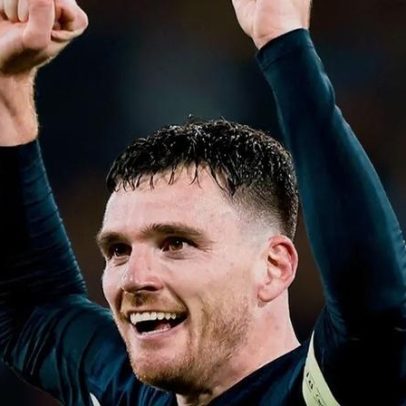 Andy Robertson assina pelo Tottenham após nove épocas no Liverpool