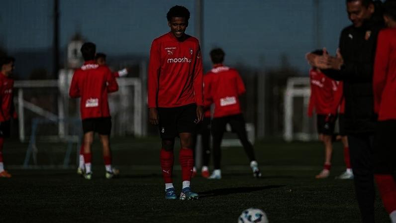 Afonso Duarte e Fredy a caminho do Santa Clara em negócio com Gabriel Silva