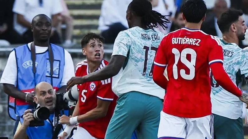 Leão foi expulso