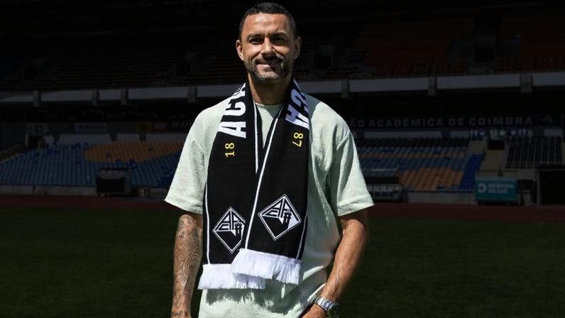 Marcos Paulo renova com a Académica