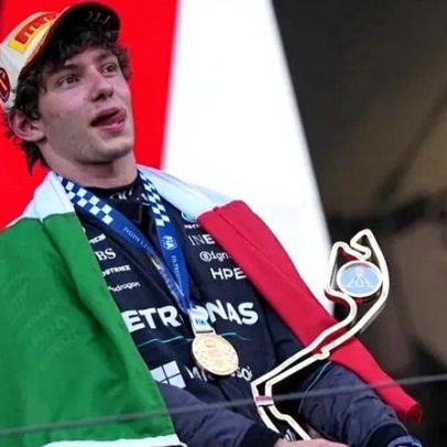 Kimi Antonelli faz história no Mónaco durante fim de semana notável
