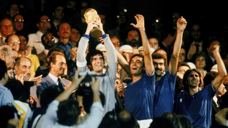 Os italianos celebram em pleno Bernabéu a grande conquista
