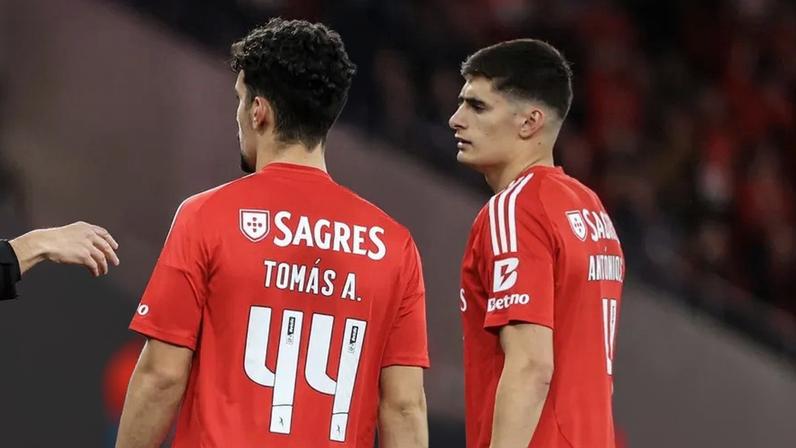 Benfica precisa ir ao mercado buscar pelo menos dois centrais