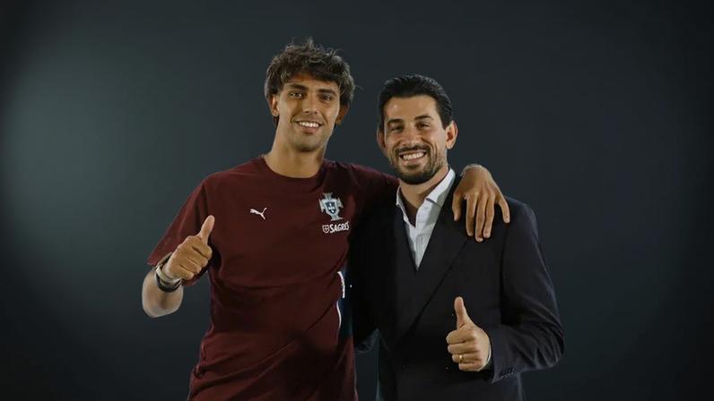 Pizzi com João Félix na homenagem na Cidade do Futebol