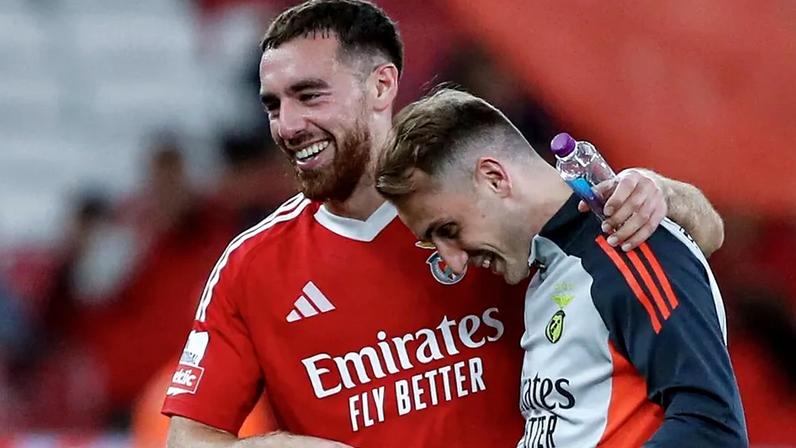 Kökçü comenta chegada de Aktürkoglu ao Benfica: foi stressante, mas confiante