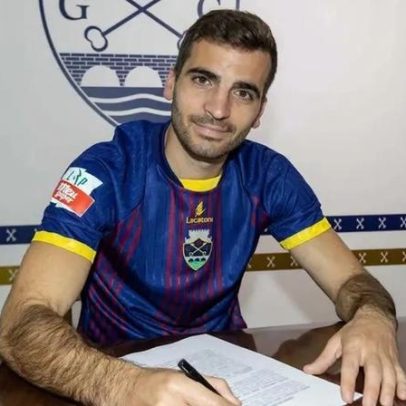 André Rodrigues assina contrato definitivo com o Chaves