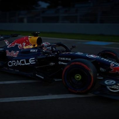 Verstappen corre em Barcelona com novo motor no RB22