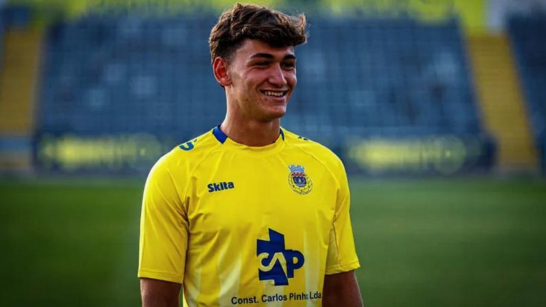 Arouca quer negociar Mateo Flores com o Betis