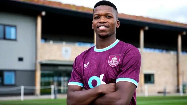 Burnley oficializa contratação permanente de Florentino