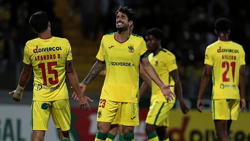 Tiago Ferreira agrada a Ricardo Costa