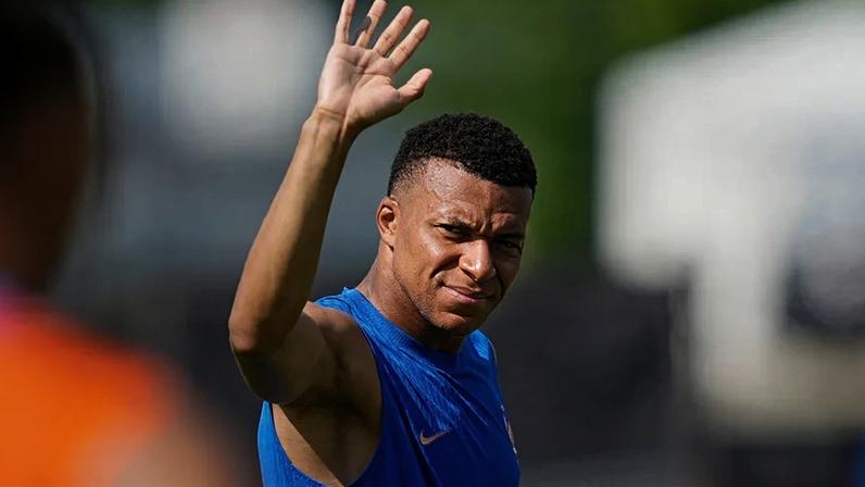 Mbappé afirma que já é suficientemente odiado para ser presidente