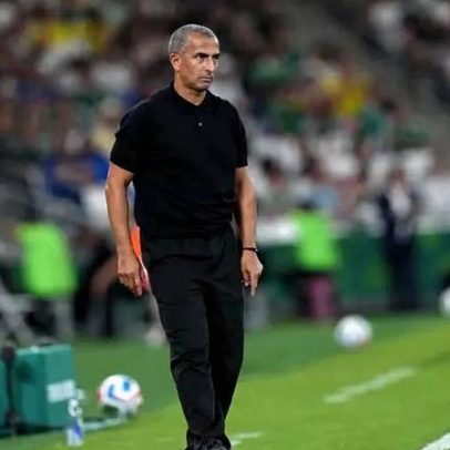 Derrota pesada frente à Suécia pode ter custado o despedimento do técnico tunísio