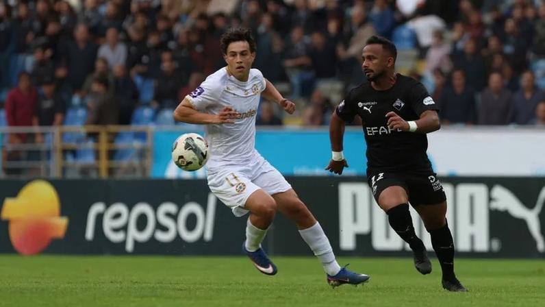 Acadêmica renova vínculo com Edson Farias
