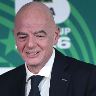 Infantino visita balneário da seleção do Irão e elogia mensagem enviada ao mundo