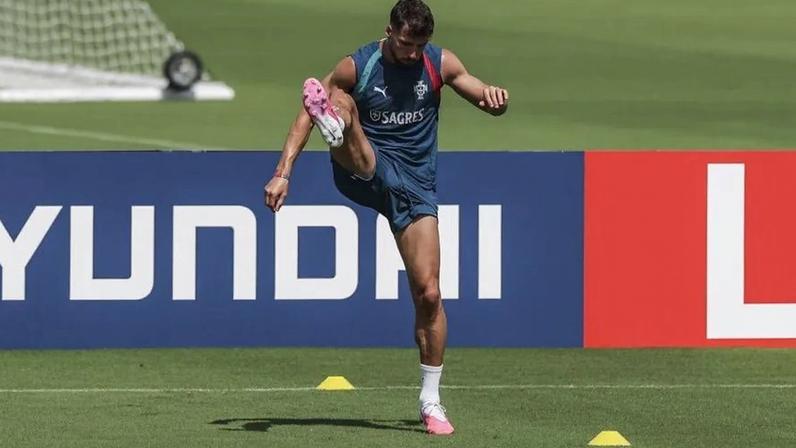 Rúben Dias continua a treinar à parte na véspera do jogo com a RD Congo