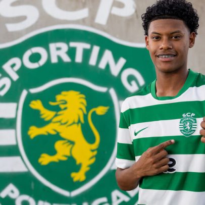Vítor Conceição assina contrato profissional na Academia