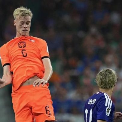 Tottenham já tem acordo por Van Hecke