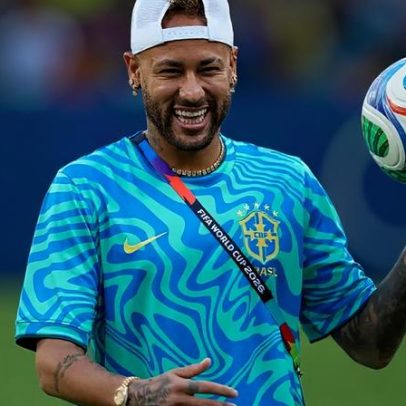 Neymar treina pela primeira vez após lesão muscular