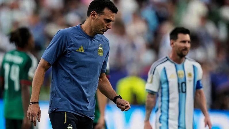 Scaloni afirma que Messi será sempre o melhor, enquanto quiser