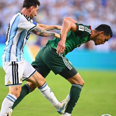 África do Sul fica sem Themba Zwane por 3 jogos após incidente com Messi