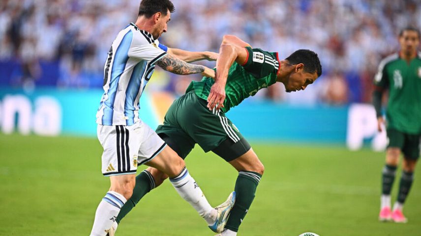 África do Sul fica sem Themba Zwane por 3 jogos após incidente com Messi