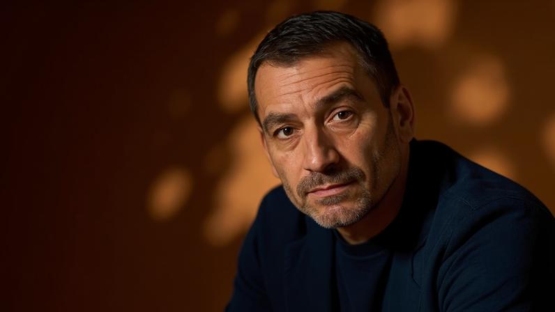 Van Bronckhorst assume o comando do Feyenoord