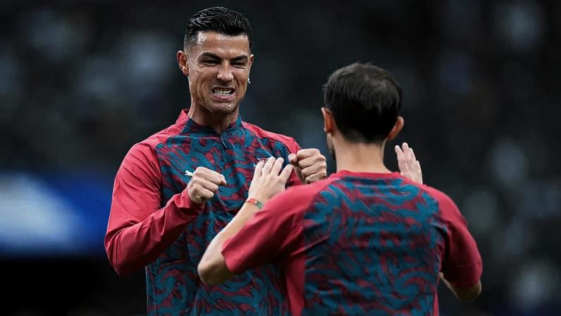 Cristiano Ronaldo chega à sexta presença em Mundiais e iguala registo de Messi