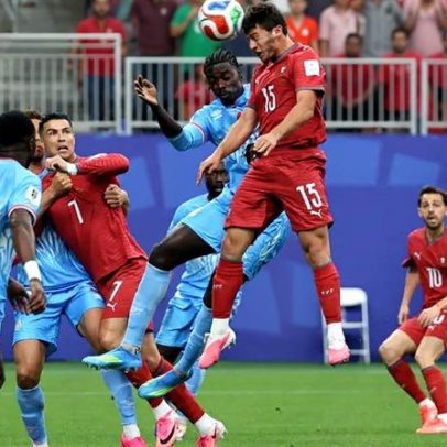 Air Neves em Houston: salto sustentado pela força das coxas e gémeos