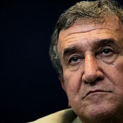 Carlos Alberto Parreira, campeão mundial de 1994, hospitalizado