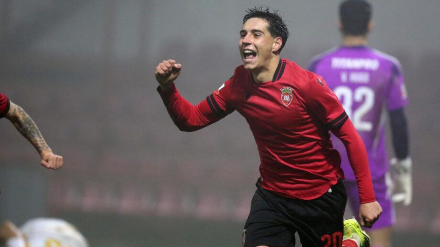 Álvaro Santos no radar do Nacional