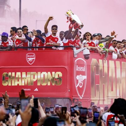 Arsenal inicia defesa do título da Premier League frente ao Coventry
