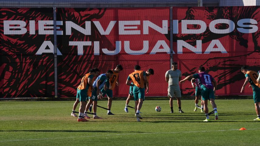Seleção iraniana prepara jogo com a Bélgica