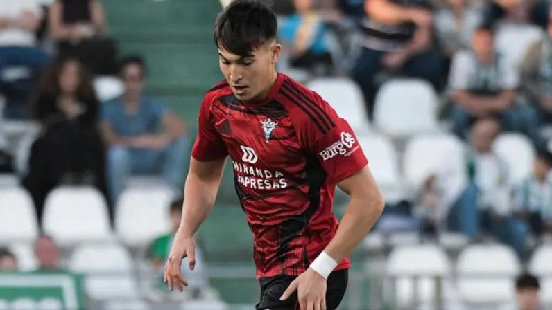 Toni Tamarit esteve cedido ao Mirandés na última época