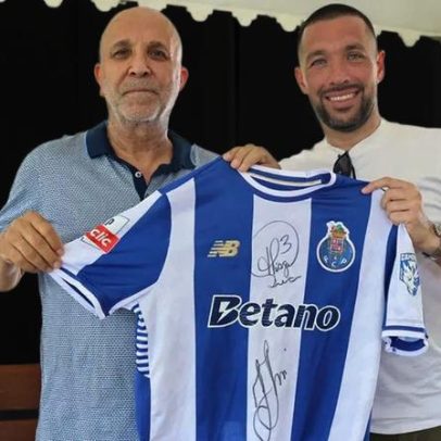 Farioli visita o presidente do Alanyaspor e diz ter chegado por sua causa