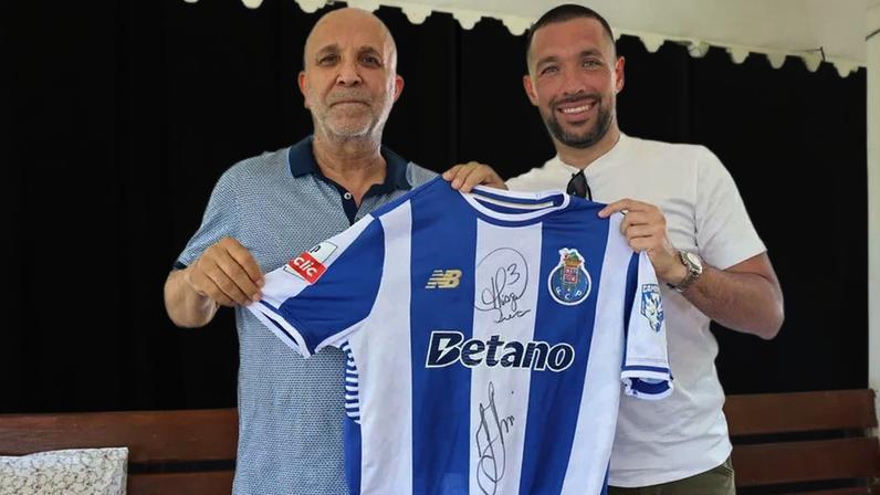 Farioli visita o presidente do Alanyaspor e diz ter chegado por sua causa