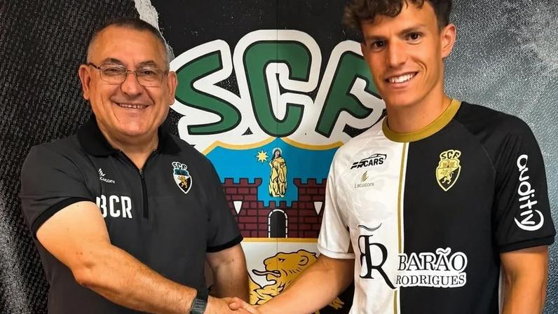 João Resende reforça o ataque do Farense