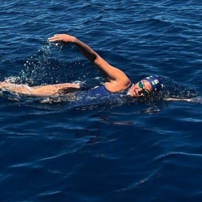 Nadadora Mayra Santos conclui travessia a nado entre Madeira e Porto Santo