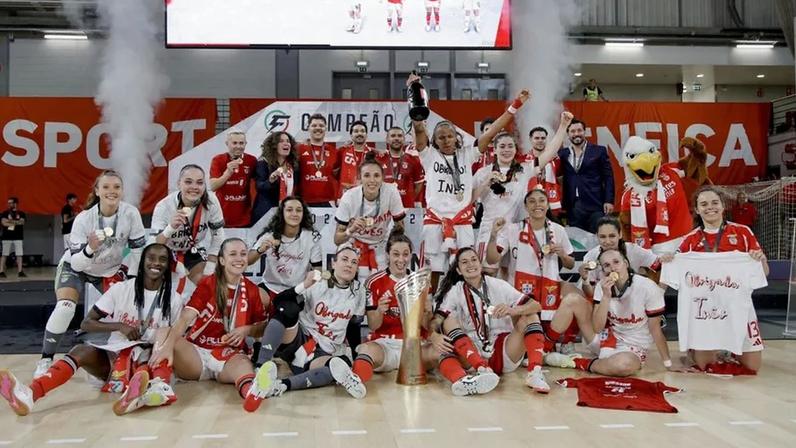 Benfica vence Nun'Álvares por 4-1 e aponta regresso do campeão