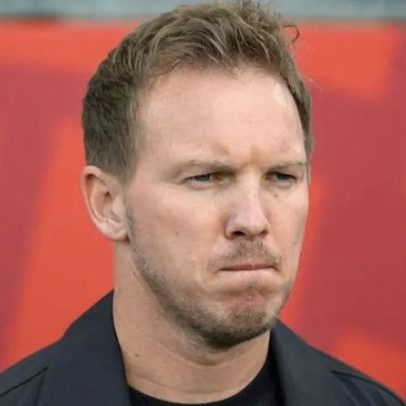 Nagelsmann critica fotógrafos por fotografarem pelos do nariz durante hinos