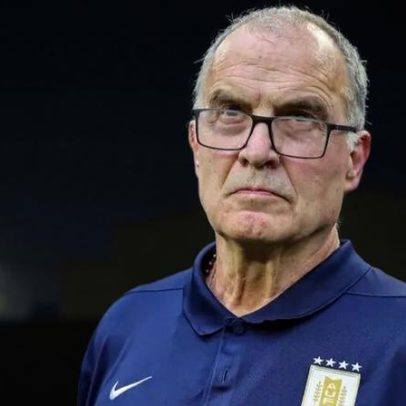 Bielsa critica pausas para hidratação e diz que retiram valor ao futebol