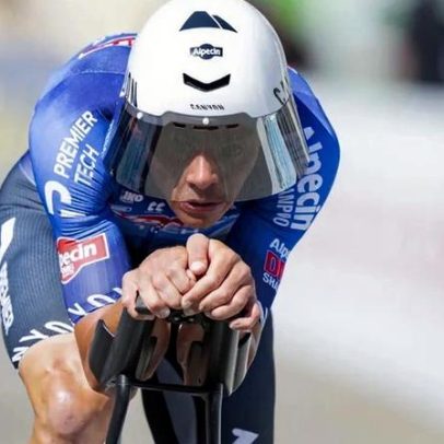 Mathieu van der Poel multado por ficar de tronco nu