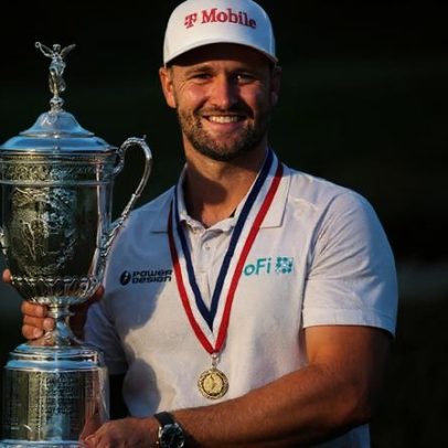 Wyndham Clark vence o US Open pela segunda vez após evitar colapso histórico