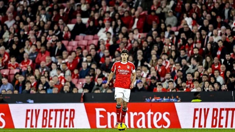 António Silva defende que reforços estrangeiros vão direto do aeroporto ao Museu do Benfica