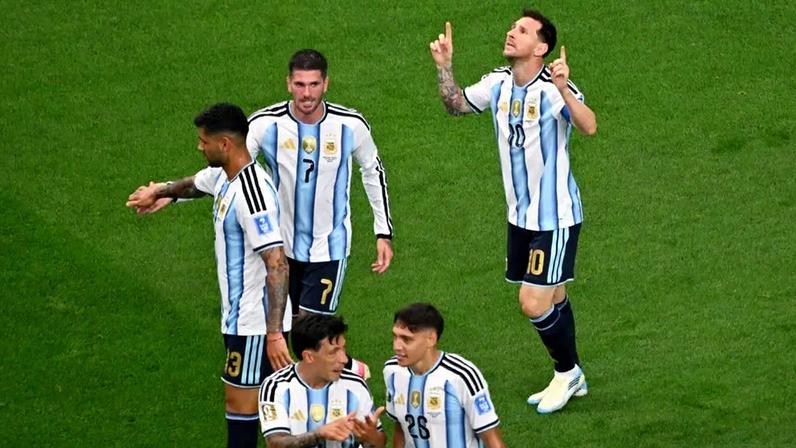 Messi faz história frente à Áustria