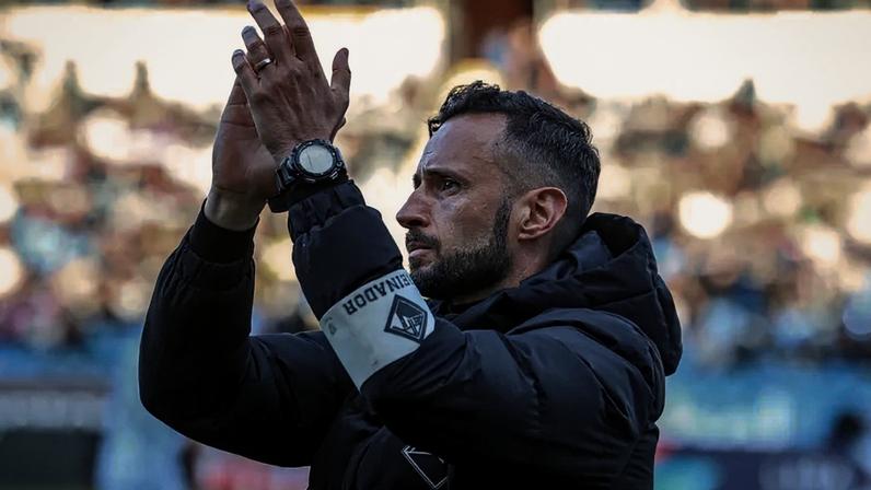 António Barbosa continua no comando técnico da Académica