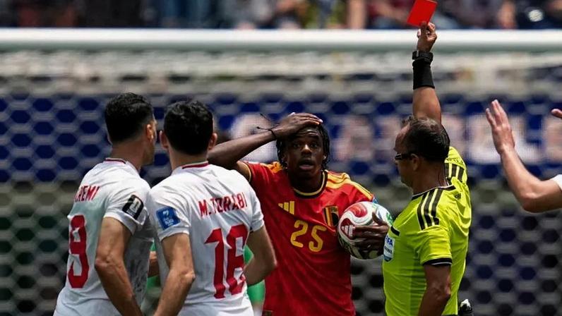 Ngoy é expulso no Bélgica-irão