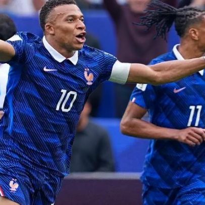 França vence Iraque 3-0 e Mbappé garante passagem aos oitavos