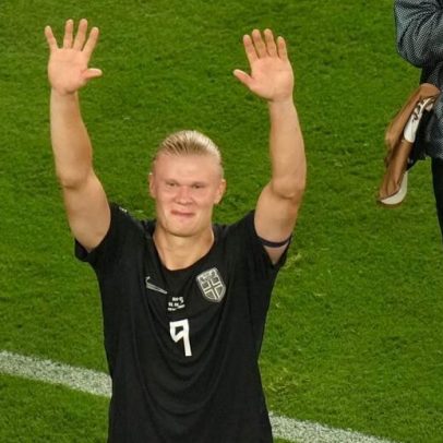 Haaland feliz por jogar pela Noruega após bisar
